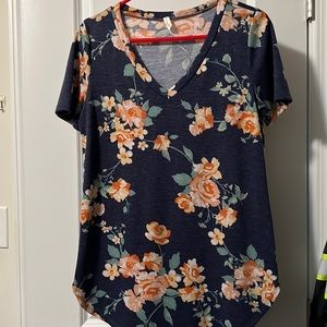 Navy blue floral v-neck short sleeve top